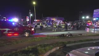 4 people injured in 3-car crash in Dellwood