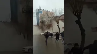Video shows building collapsing after Turkey quake