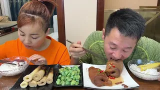 吃吧，都给你，让你可劲吃#eating show#eating challenge#husband and wife eating food#eating#mukbang #asmr eating