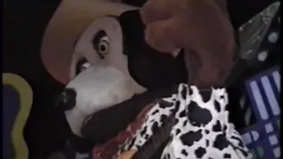Chuck E Cheese - UP CLOSE look at Orange's 2-stage (2004)