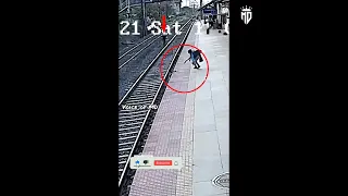 😱Indian Train Accident Just Miss Compilation/👩‍mom mistake😔/grace the Lord❤️/💪super man🦸‍♂/#shorts