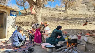 Hard Nomadic Life: Construction by a Mother and Her Children