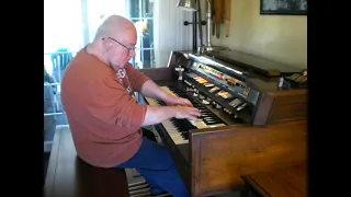 Mike Reed plays Velázquez's "Besame Mucho" on his Hammond Organ