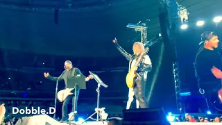 Metallica - Ma Gueule - Kirk and Rob doodle tribute to Johnny Hallyday - Stade de France 12.05.2019