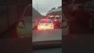 Asiendo fila en el puente # 2 Nuevo laredo Tamaulipas