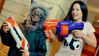 ВОЛК ОБОРОТЕНЬ нарвался на МАМУ Дениса с Нерфом  - Nerf Gun Game