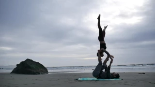 first flow. lauren & daniel. acroyoga // yoga of trust.