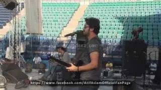 Atif Aslam Sound Check & Backstage Moments at Dubai Concert - Oct 2011 - Exclusive HD
