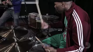 Evans Drumheads: Daru Jones and The Ruff Pack Perform "With You"