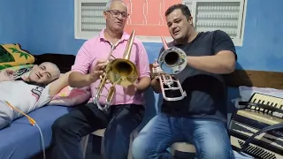 PAI E FILHO TOCANDO TROMBONE - Dueto de Trombones (CCB)