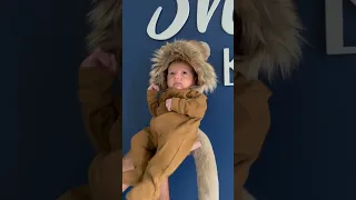 our 1 month old's halloween costume 🦁😍