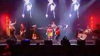 Basement Jaxx - Supersonic (Live @ Glastonbury 2004)