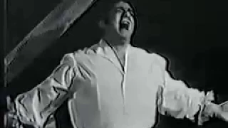 Giuseppe Di Stefano sings  E lucevan le stelle