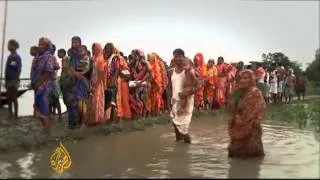 Floods force Bangladesh kids into floating classroom