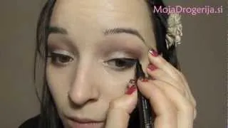 Kako narediti črto z eyelinerjem