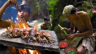 Premitive life #2 - New Version (PHILIPPINES) Cooking Squid on Rock Eating Delicious | Boy Tapang🥵🇵🇭