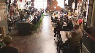 Cleveland Guardians fans pack Northeast Ohio bars to watch Game 2 victory over Yankees