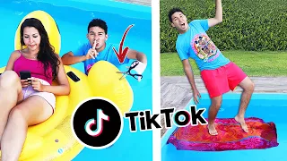 PROVIAMO I TIK TOK PIÙ VIRALI DELL’ ESTATE IN PISCINA! *life hacks e challenge di TikTok!*