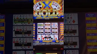 Throwing away $500 to go for the HUGE pay off on Ultimate X Gold! #videopoker #casino