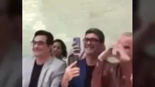 Sasha arrasa desfilando e faz Xuxa se emocionar