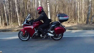 Honda VFR1200F (Тест от Ксю) - рубрика "Кому за сто!"