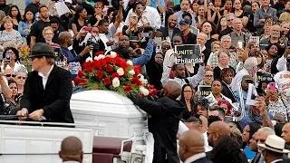 США. Похороны убитого полицейскими Филандо Кастиле прошли в Миннаполисе