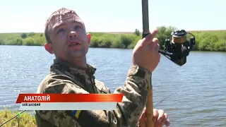 Можливість відпочити: на Рівненщині пораненим військовим організували риболовлю