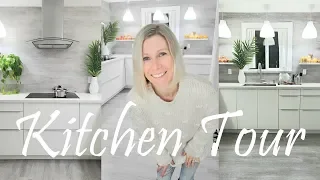 KITCHEN TOUR - WHAT I KEPT AFTER 10 YEARS OF MINIMALISM