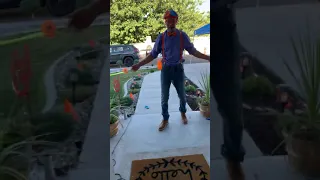 Dad Dresses as Blippi for Son’s 2 Year Birthday!