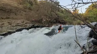 kayaker caught in hydraulic whirlpool | Close call | kayaking Accident