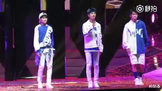 11.8.2017 Fancam "Cố lên ! AMIGO" - TFBOYS [ Concert năm bốn ]