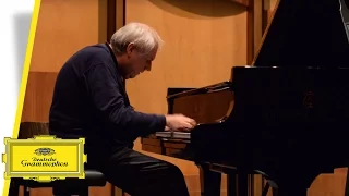 Grigory Sokolov – Schubert: 3 Klavierstücke No. 2 (Salzburg Festival 2008)