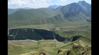 Дорога по горе Сирх. Северное приэльбрусье. Дорога на поляну Эммануэля.