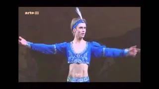 Leonid Sarafanov - Two Different Performances of a Solo from 'La Bayadere'