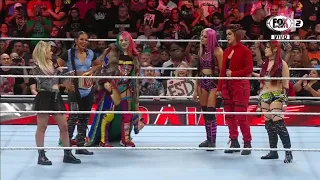 Alexa Bliss, Bianca Belair & Asuka atacan a Bayley, Dakota Kai & Iyo Sky - Raw 08/08/2022 (Español)