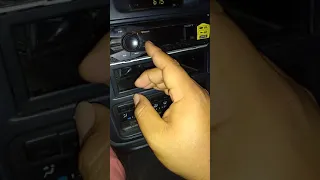 no funciona ningun botón o tecla de mi auto estéreo