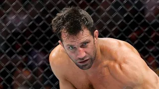 Luke Rockhold on his chin