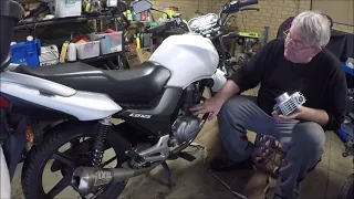 Honda CB125E - How To Remove and Install Piston and Cylinder Part 1