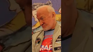 Astronaut erzählt die Wahrheit über die Mondlandung 😳🤯 #shorts