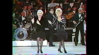 Line Renaud & Annie Cordy 1989 au casino de Paris. Chor: Cl. Walker assistée de Th.Walker & E. King