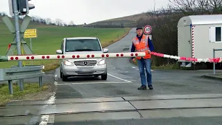 Beschränkte Bahnübergänge | SPIEGEL TV