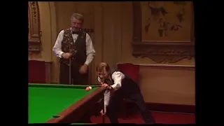 Alex Higgins plays an amazing pink and one-handed black in private match with John Virgo, rare video