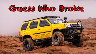 Jeep XJ vs Nissan Xterra   -  Rainy Rock Crawling