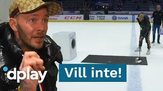 Familjen Lundell | Jockes hockeykunskaper sätts på prov | discovery+ Sverige