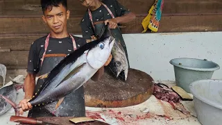 The World's Fastest Tuna Slice Specialist-Cutting Fish Skill