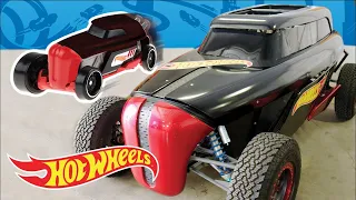 Making an EPIC MUSIC VIDEO with LIFE SIZE Hot Wheels cars! | Fast Track | @HotWheels
