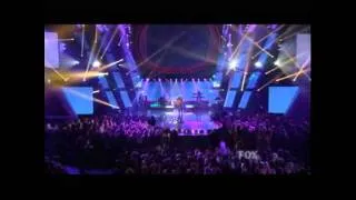 Chris Young wins at the 2011 ACAs & performs "Voices".
