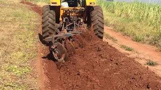 Fazendo aceiro com Valmet 885 S.