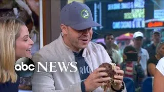 Donnie Wahlberg Does Burgers on 'GMA'