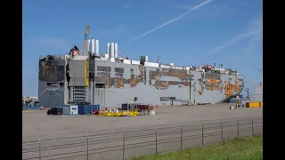 All intact cars removed from car carrier Fremantle Highway in the Eemshaven